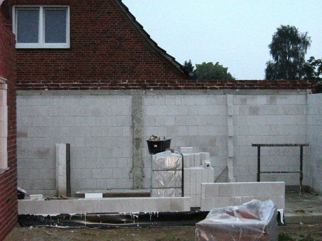 Garage vom Garten her